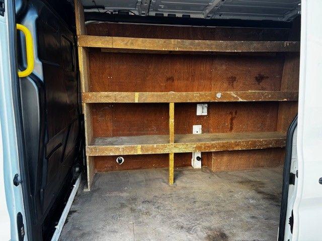 Ford Transit image 11
